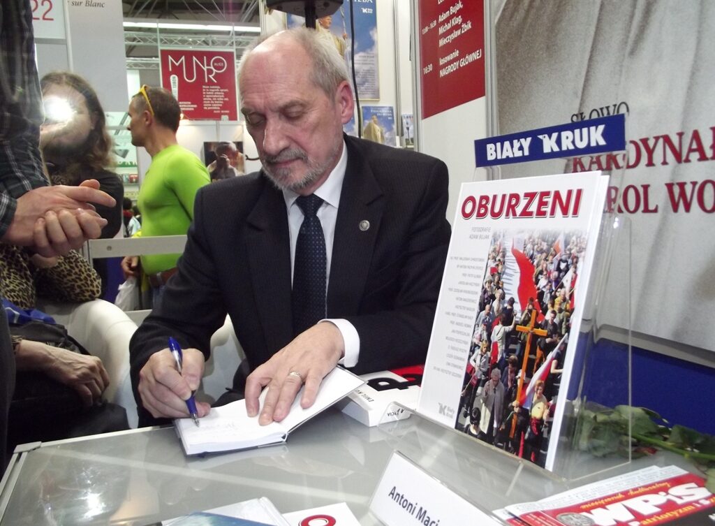 FotPiotr Drabik - Antoni Macierewicz, CC BY 2.0, wikimedia