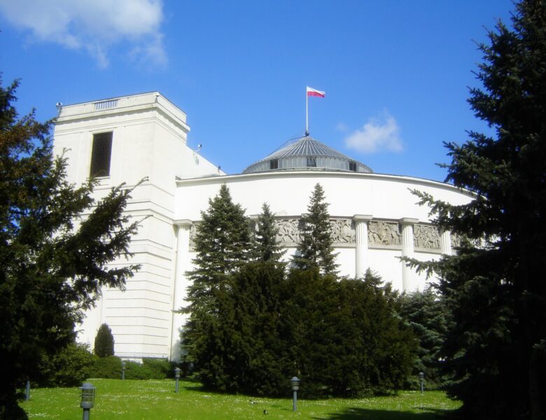 Gdy święto wypada w niedzielę, nie otrzymasz dnia wolnego. Sprawdź, dlaczego kalendarz 2026 jest niekorzystny i co zawiera nowa petycja do Sejmu o zmianę prawa.