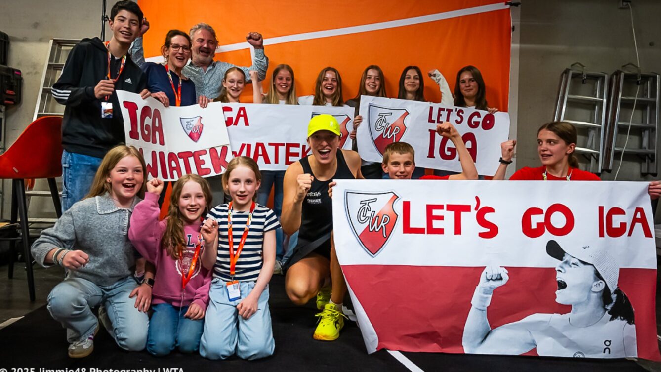 Iga Świątek z fanami w Stuttgarcie,
Jimmie48 Photography/X