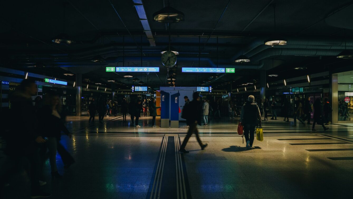 Photo by Claudio Schwarz/unsplash