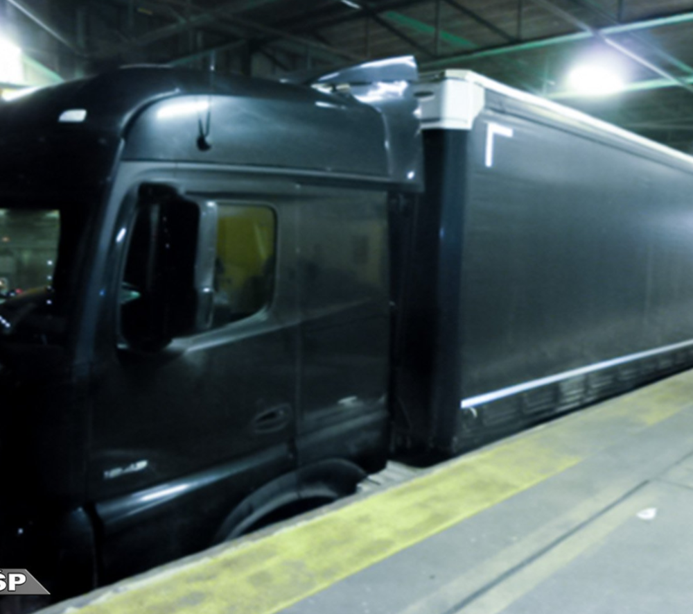 Zatrzymane auto ciężarowe/Policja