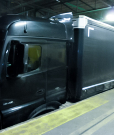 Zatrzymane auto ciężarowe/Policja