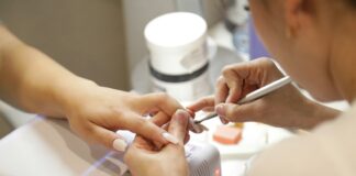 Do Sejmu trafiła petycja z projektem ustawy regulującej zawód kosmetologa.