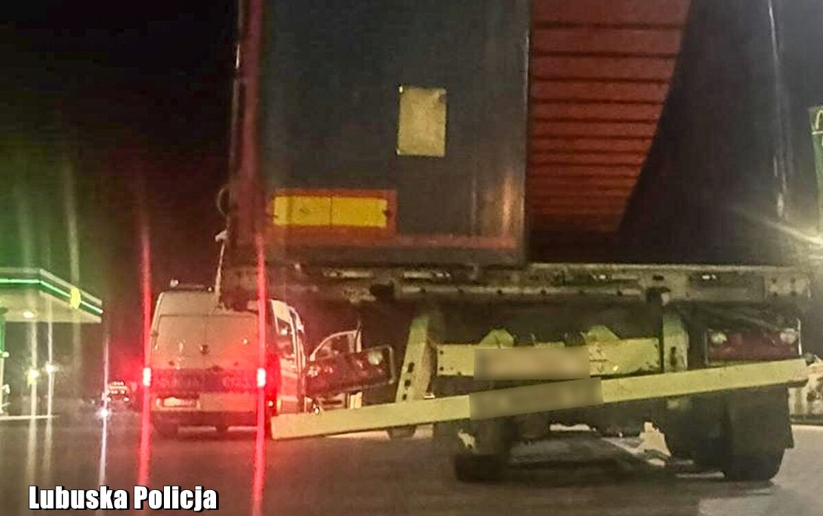 uszkodzona naczepa, Policja