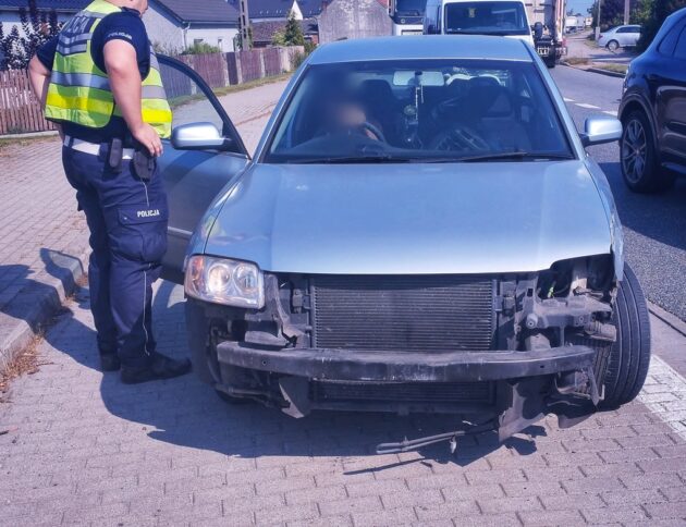 zdezelowany samochód/Policja