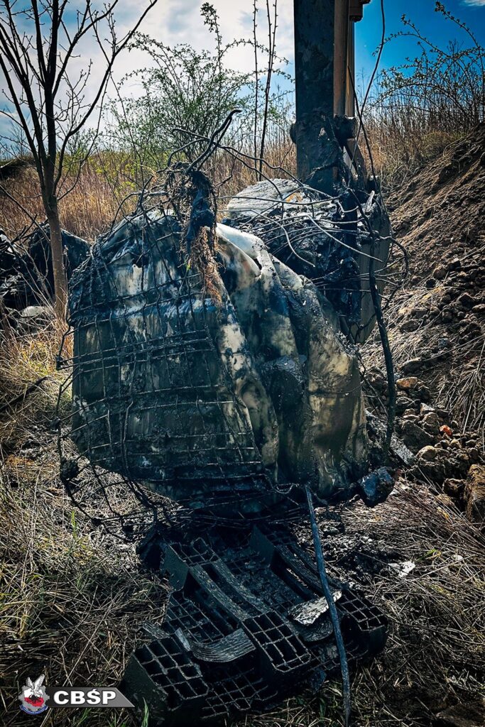 spalone szczątki pojemnika na chemikalia/CBŚP