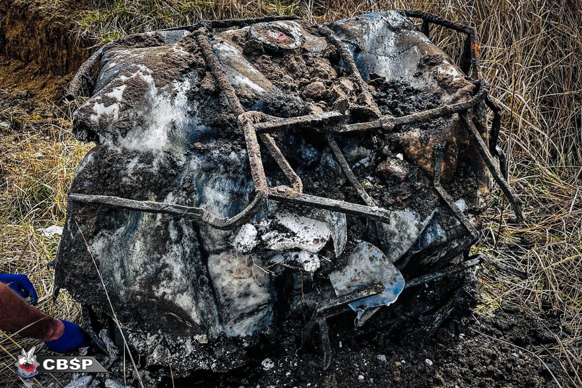 spalone szczątki pojemnika na chemikalia/CBŚP