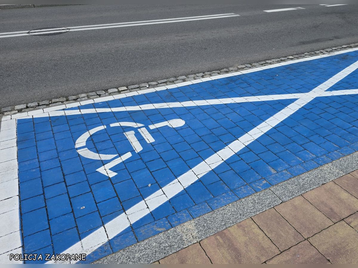miejsce parkingowe dla niepełnosprawnych/Policja