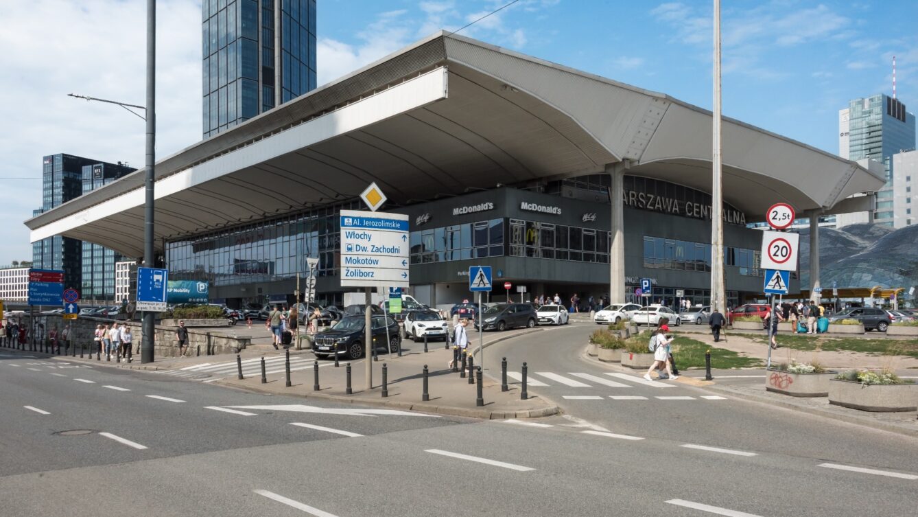 Dworzec Centralny Warszawa/fot: Adrian Grycuk - Praca własna, CC BY 3.0 pl
