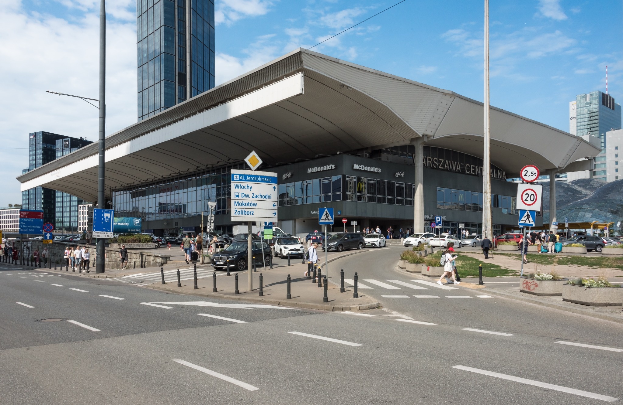 Dworzec Centralny Warszawa/fot: Adrian Grycuk - Praca własna, CC BY 3.0 pl