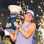 Iga Świątek z pucharem po turnieju w Cincinnati/ cincinnatiopen.com