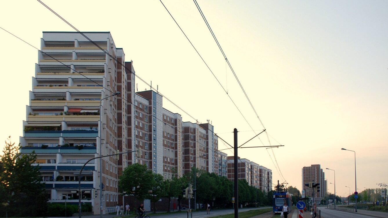 Rostock, budynki z tzw. wielkiej płyty/ Autorstwa Florian Koppe - Praca własna, CC BY-SA 3.0