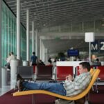 Pasażer czekający na samolot