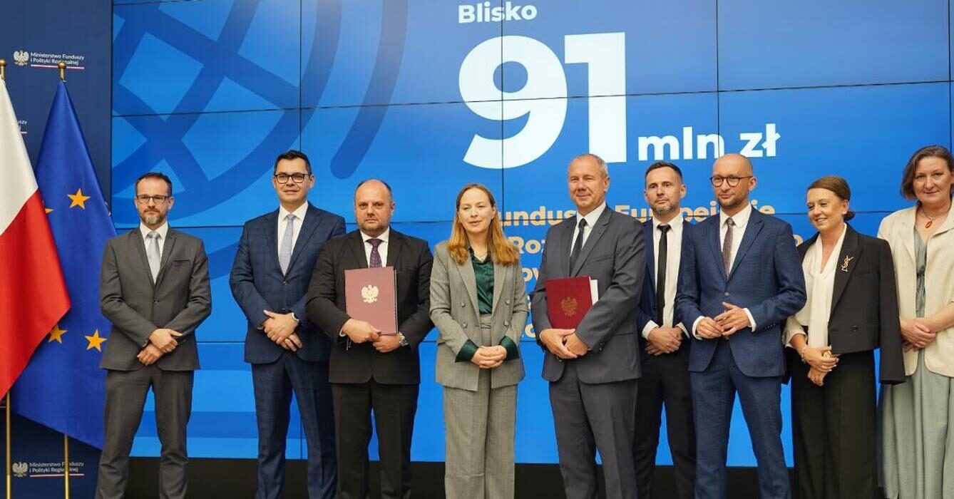 W Ministerstwie Funduszy i Polityki Regionalnej została podpisana umowa na projekt pn. „Międzynarodowa mobilność edukacyjna uczniów i kadry edukacji szkolnej”/ fot: MFiPR