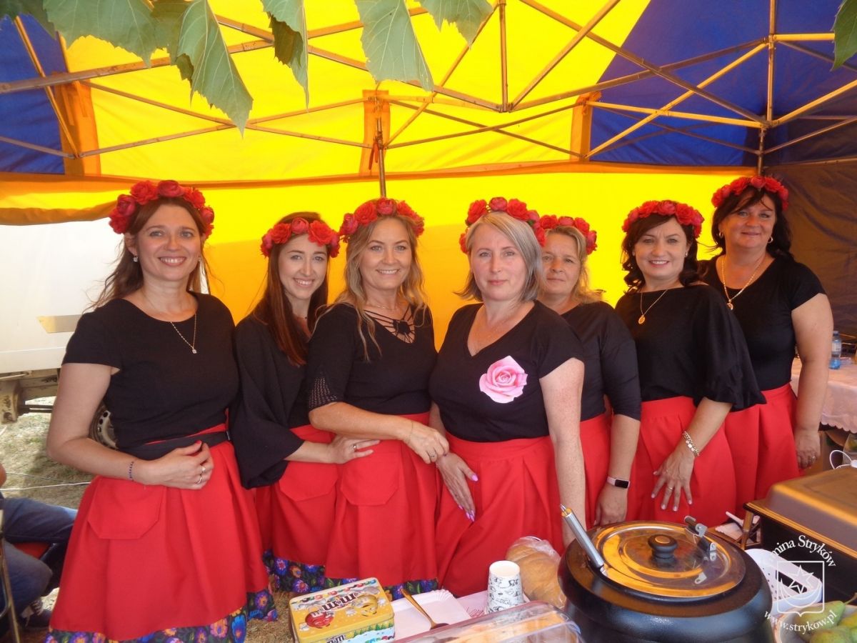 Koła Gospodyń Wiejskich na Dożynkach Gminy Stryków w Lipce 2024/strykow.pl