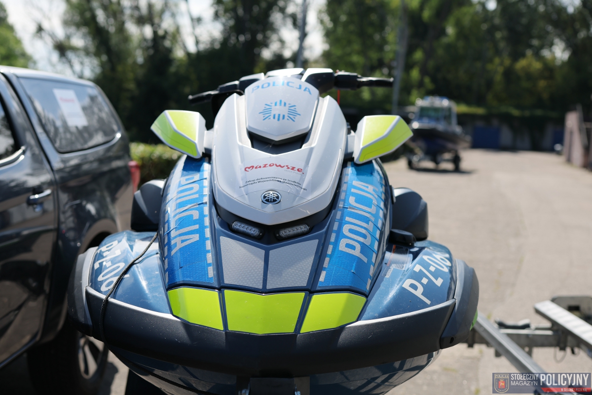 Komplety odzieży ochronnej i skuter wodny Yamaha FX Cruiser SVHO Zdjęcie: Marek Szałajski