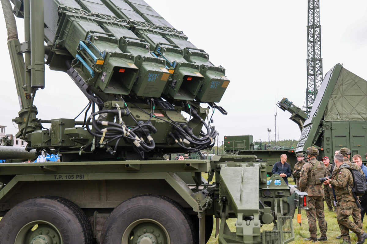 Premier Donald Tusk na poligonie w Ustce/KPRM