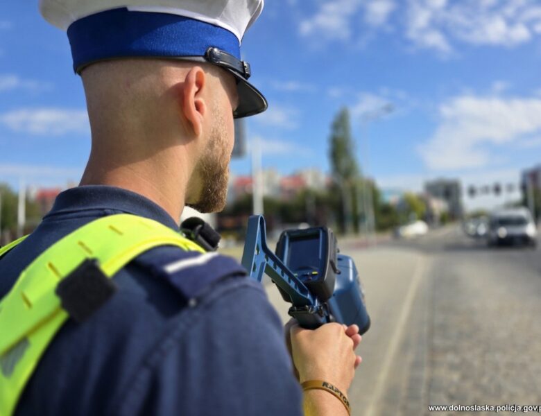 Pomiar prędkości pojazdów na drodze/Policja