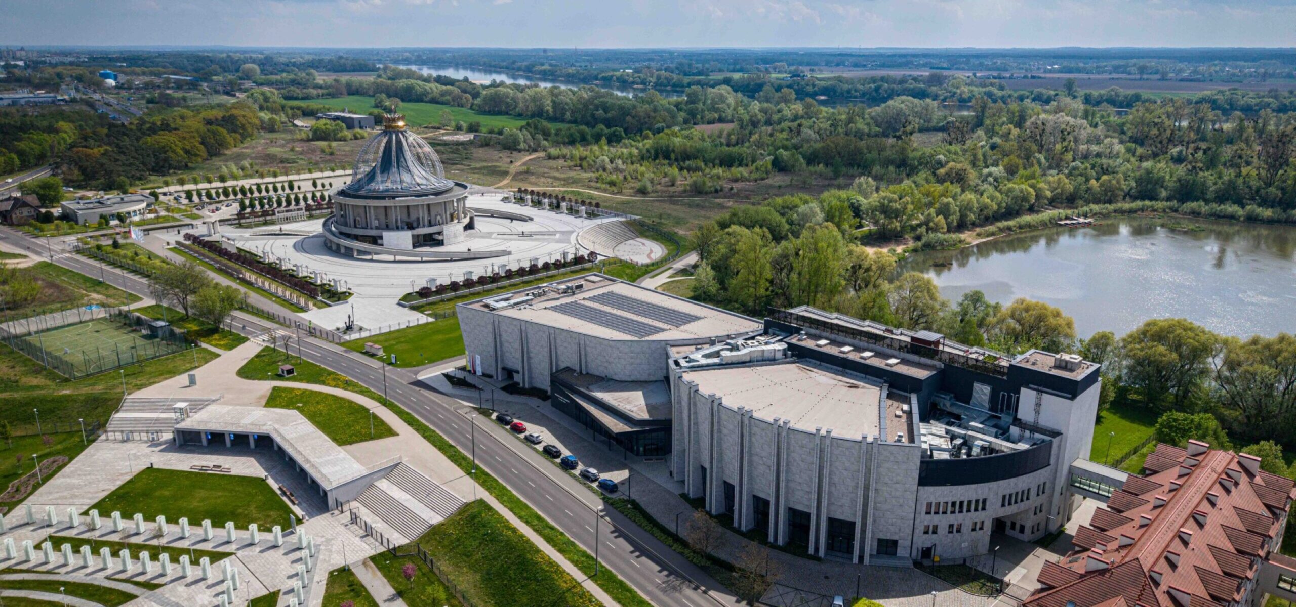 widok na Muzeum Pamięć i Tożsamość z lotu ptaka/ MPiT
