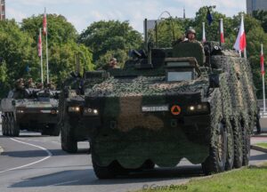 KTO Rosomak na drodze/ fot: Gerrit Burow, CC BY 2.0