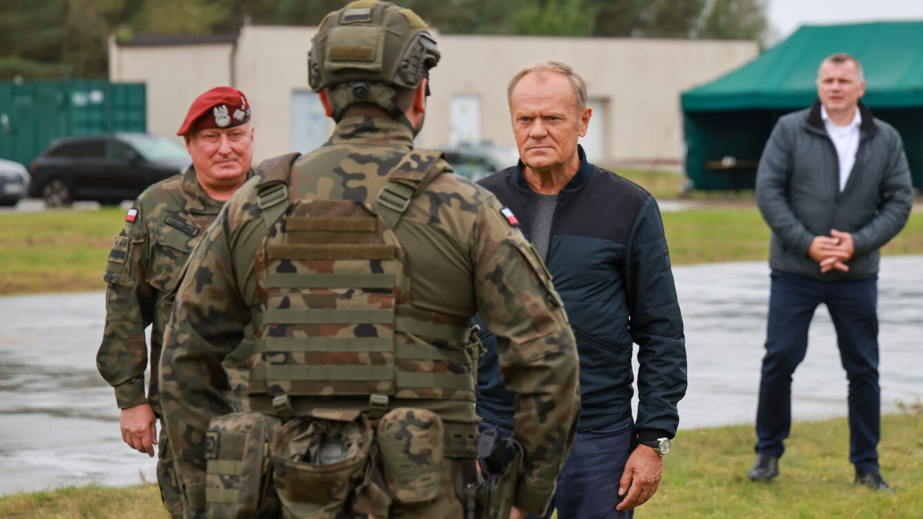 Premier Donald Tusk na poligonie w Ustce/KPRM