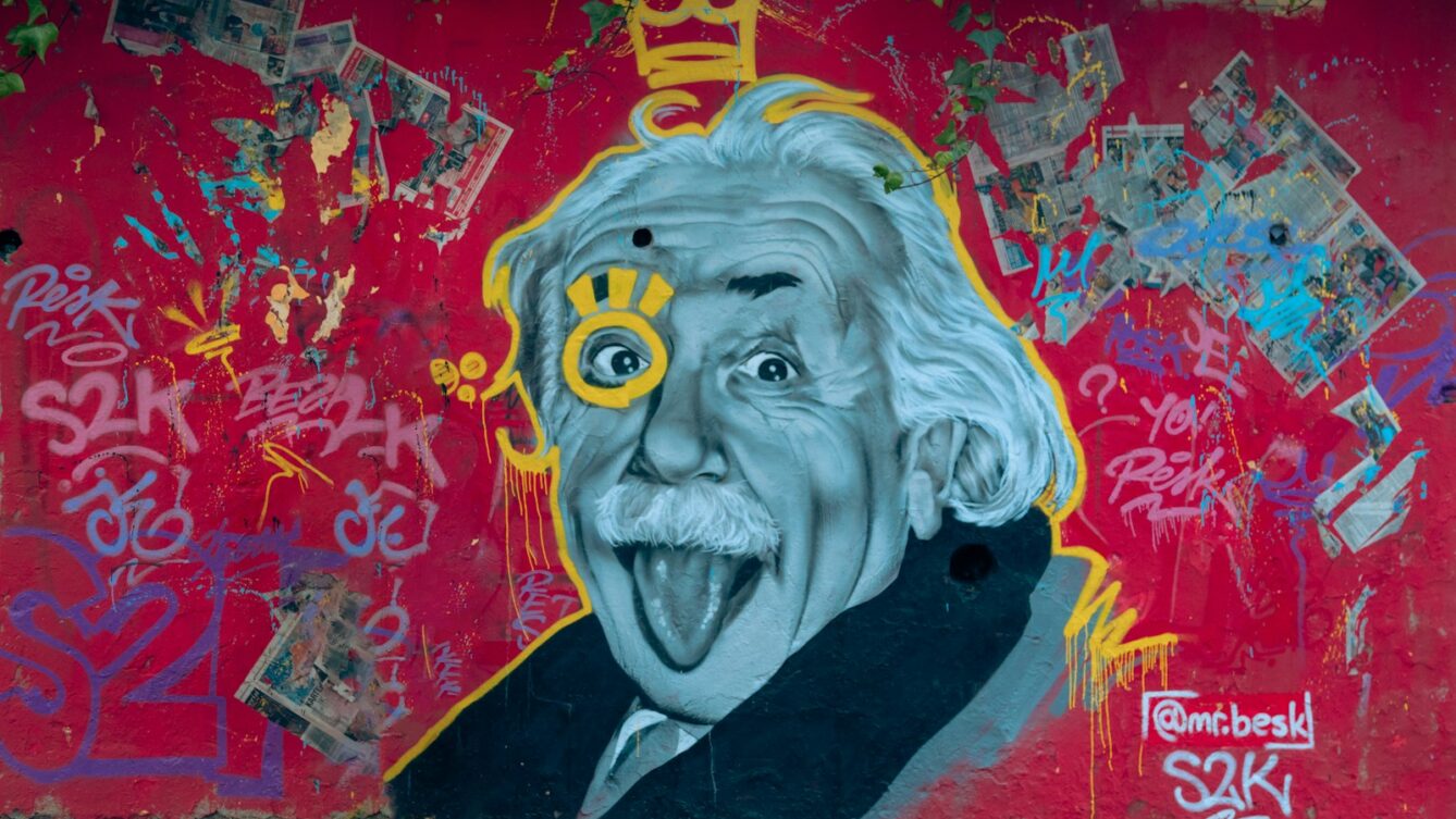grafitti z Einsteinem/ Collab Media/Unsplash