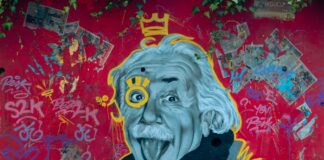 grafitti z Einsteinem/ Collab Media/Unsplash