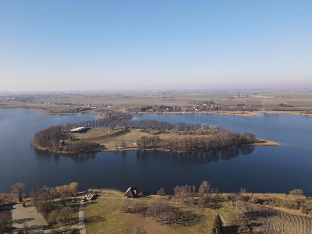 Jezioro Lednica. Źródło: Mariusz Lamentowicz /materiały prasowe www.gea.mpg.de