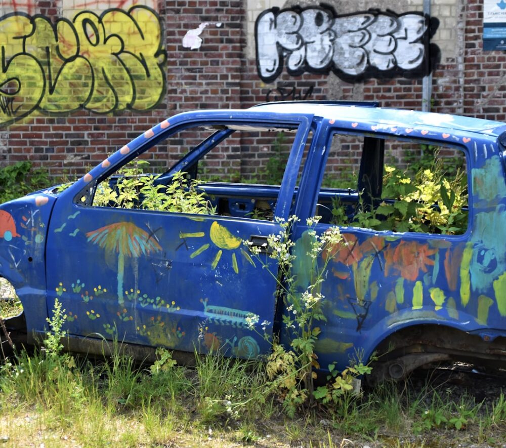 porzucony Fiat Cinquocento/ fot: Waldemar Brandt/Unsplash