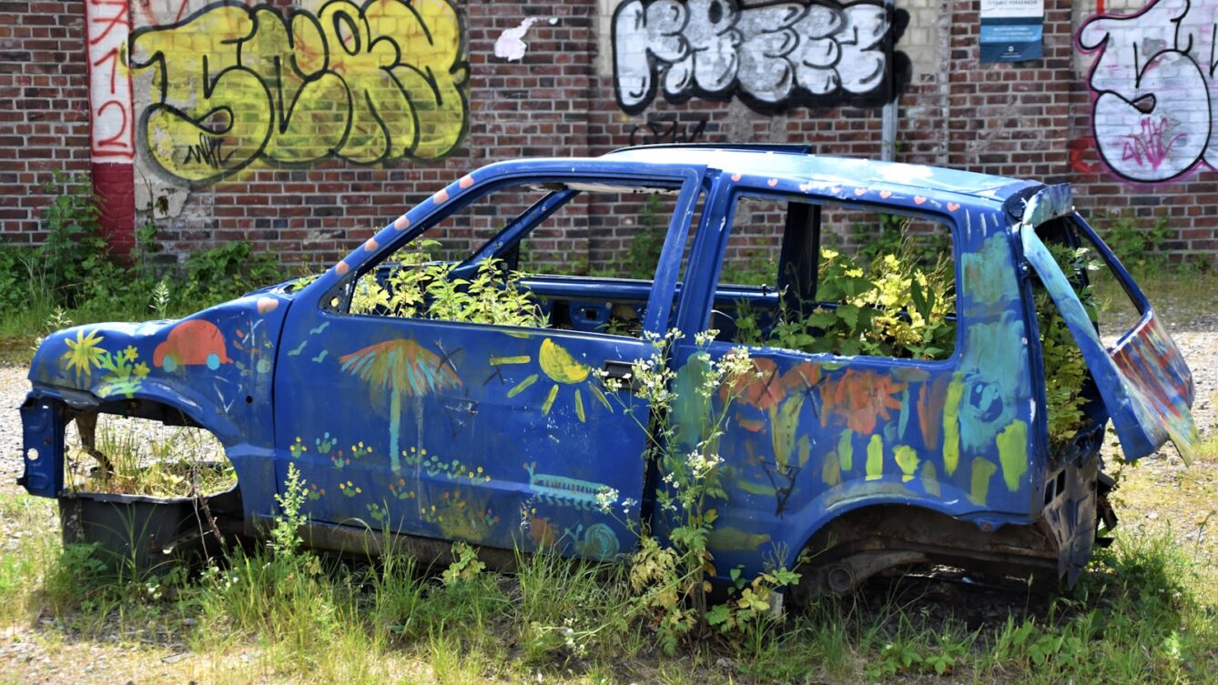 porzucony Fiat Cinquocento/ fot: Waldemar Brandt/Unsplash