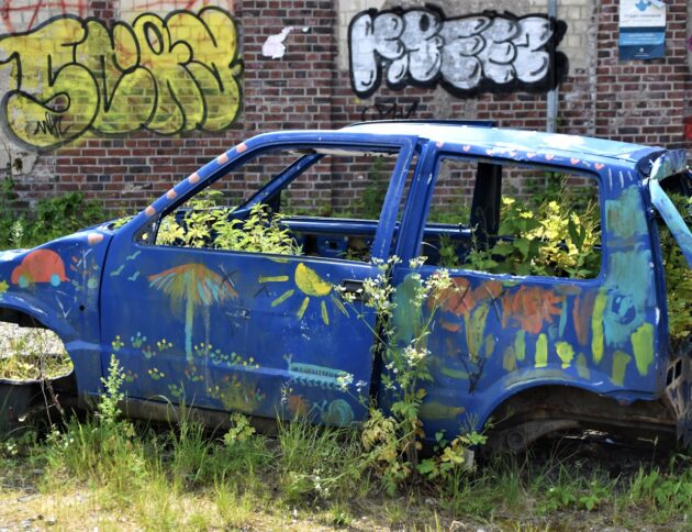 porzucony Fiat Cinquocento/ fot: Waldemar Brandt/Unsplash