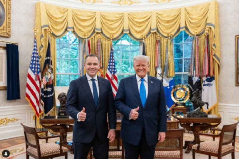 Trump z Nawrockim/ White House