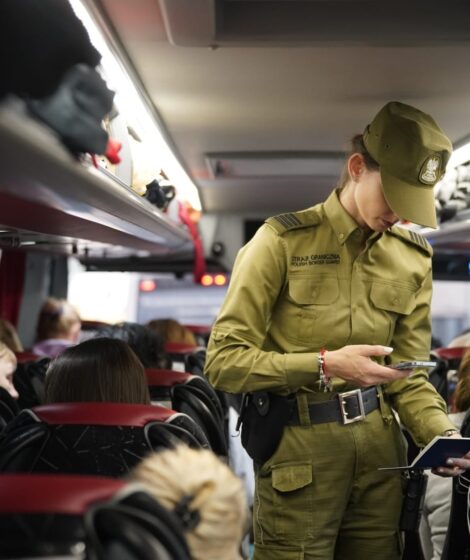 Pierwsi podróżni odprawieni na polskiej granicy w Entry/Exit System/ Straż Graniczna