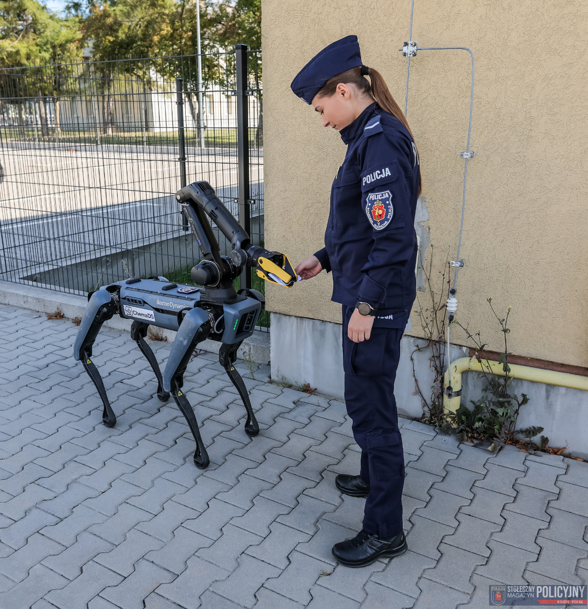 robot SPOT firmy Boston Dynamics w polskiej Policji/ fot: Marek Szałajski