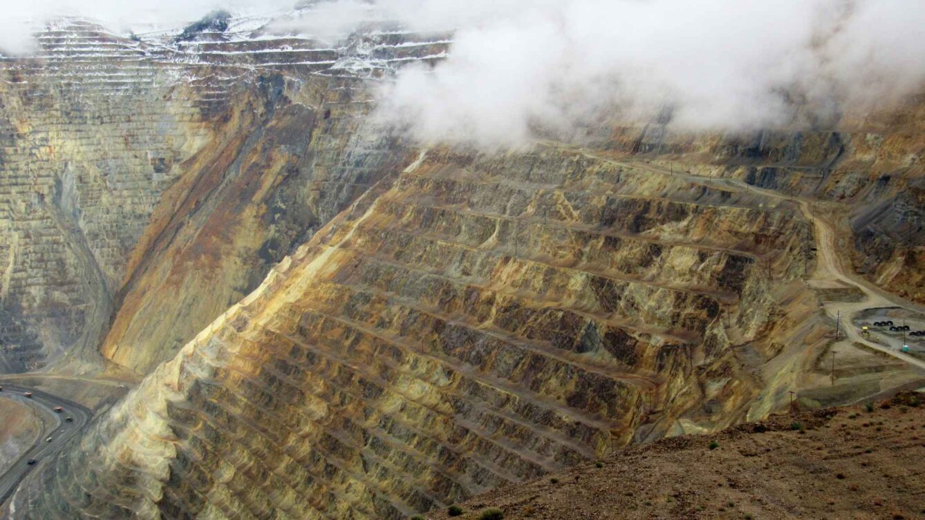 Największa pod względem wielkości odkrywkowa kopalnia miedzi na świecie – Bingham Canyon Mine (Stany Zjednoczone, 2019)/ fot: Farragutful - Praca własna, CC BY-SA 4.0