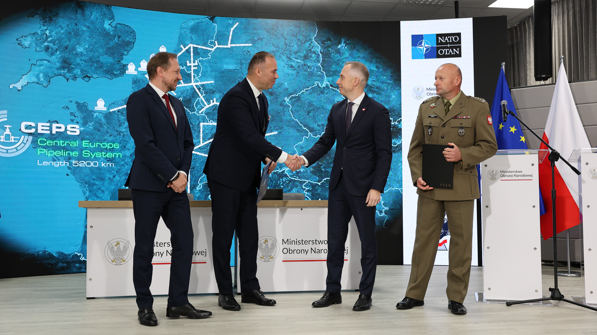 Podpisanie umowy na rozbudowę infrastruktury paliwowej NATO w Polsce/ MON