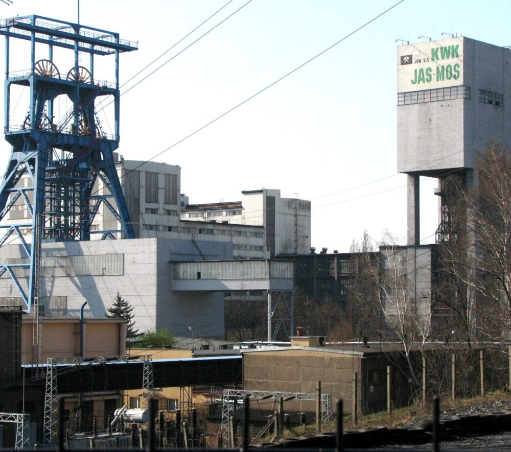 JSW ogłasza obcięcie wypłat z okazji barbórki. Na zdjęciu: kopalnia JSW KWK Jas-Mos/ fot: Mariuszjbie, CC BY-SA 2.5