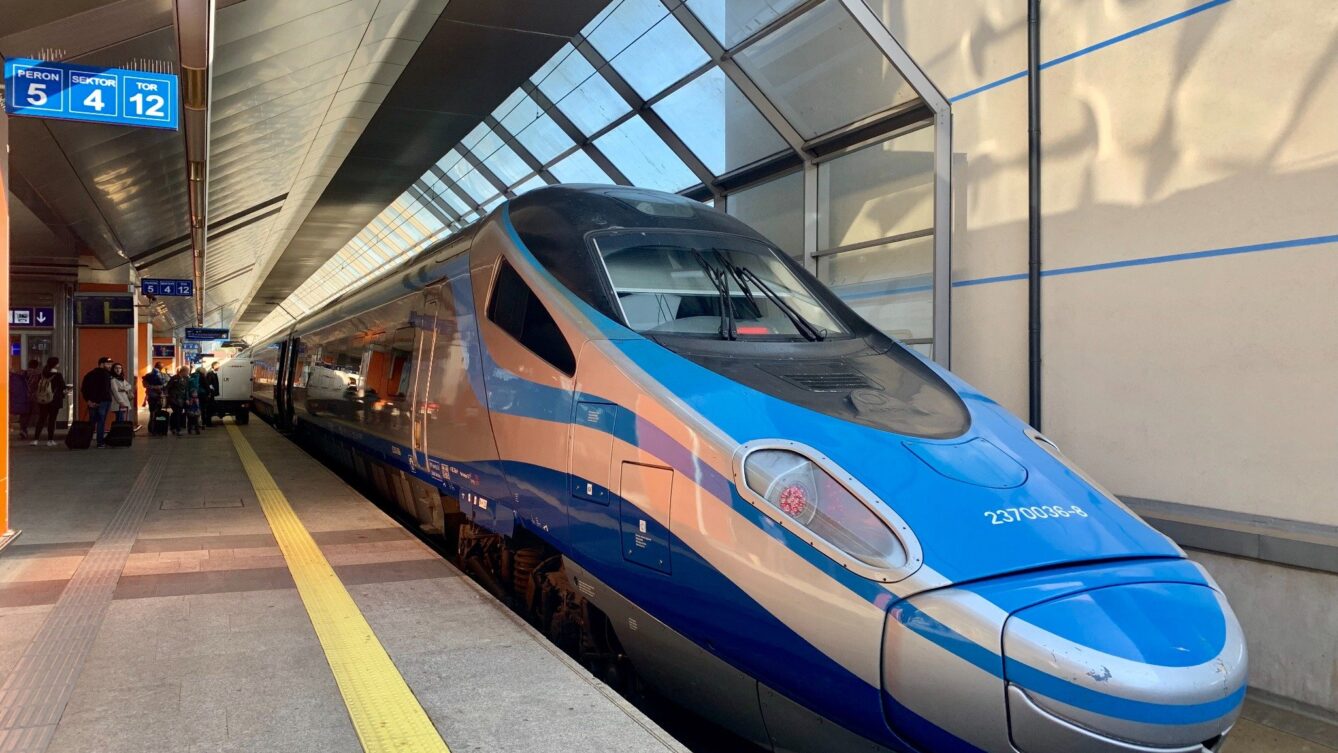 ED250 Pendolino w barwach PKP / fot: Chris Olszewski - Praca własna, CC BY-SA 4.0