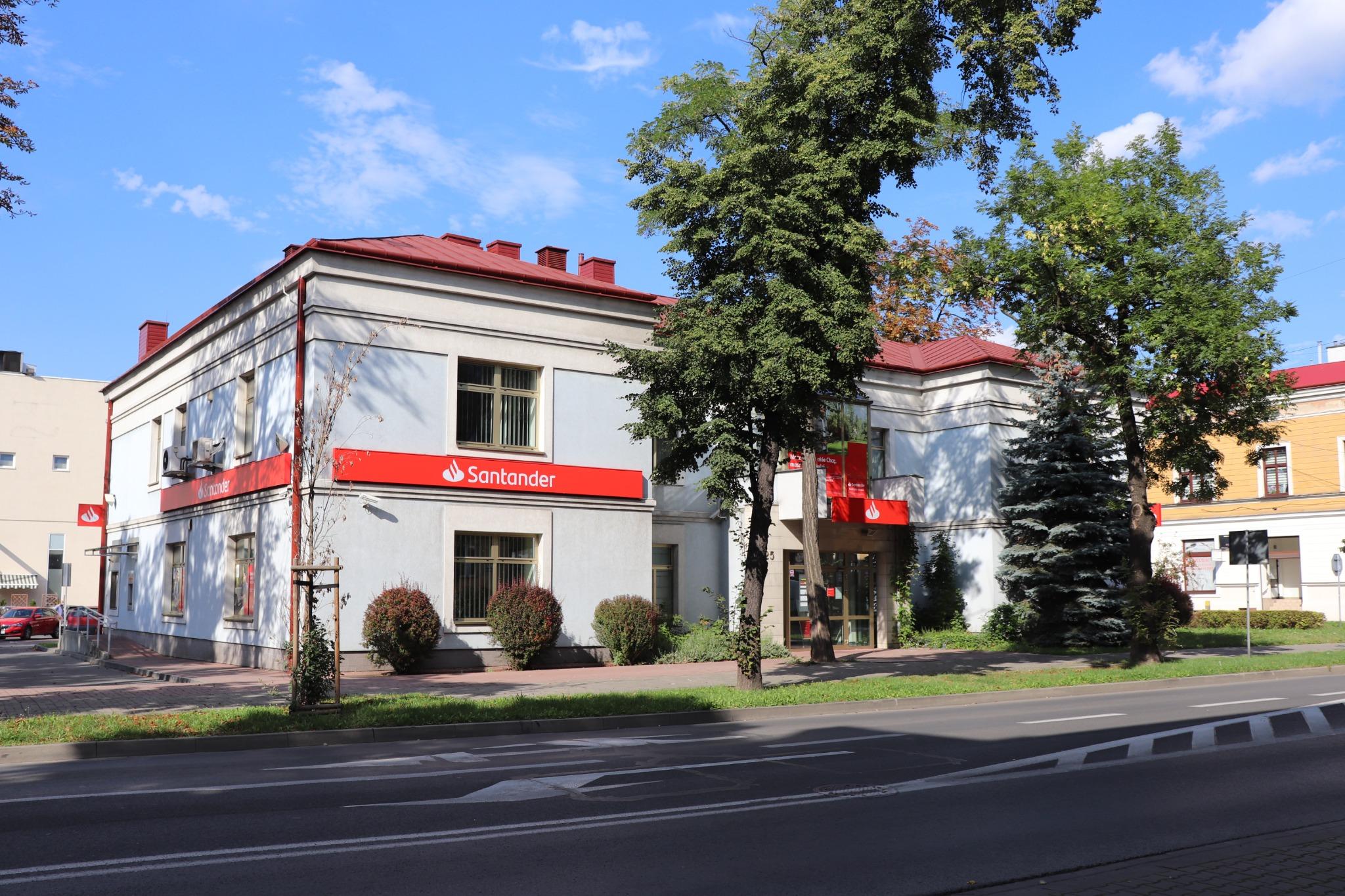 placówka Santander w Tarnowie/ Autorstwa Andrzej Otrębski - Praca własna, CC BY-SA 4.0