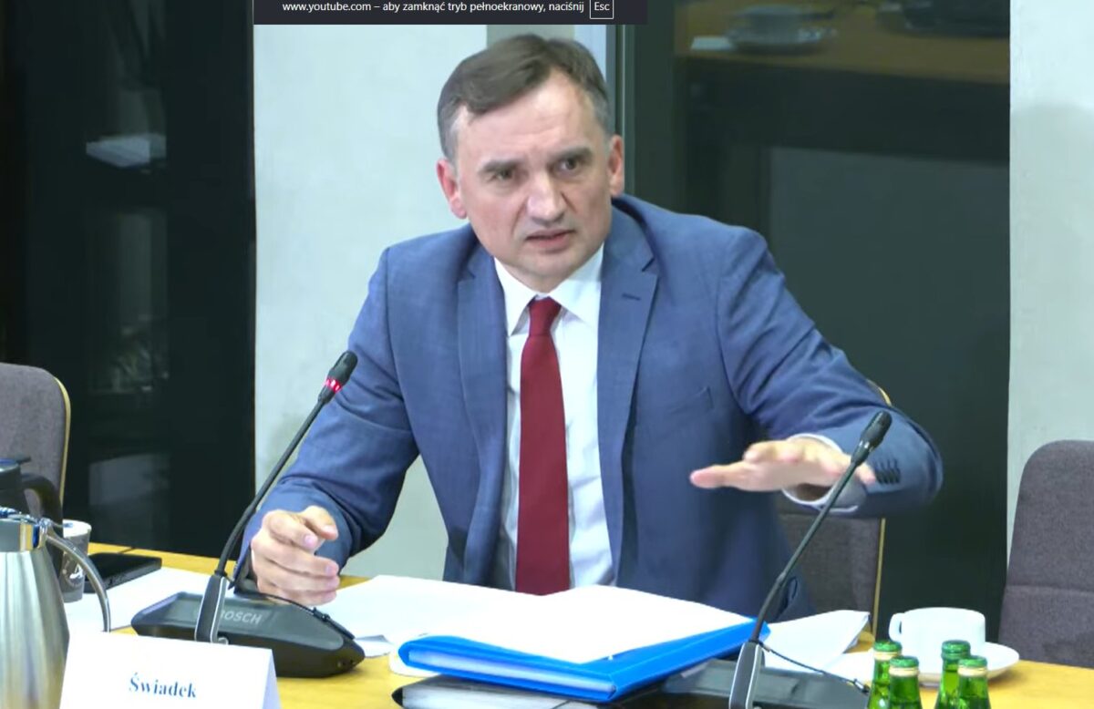 Zbigniew Ziobro podczas przesłuchania przez Komisję śledczą ds. Pegasusa/ Sejm