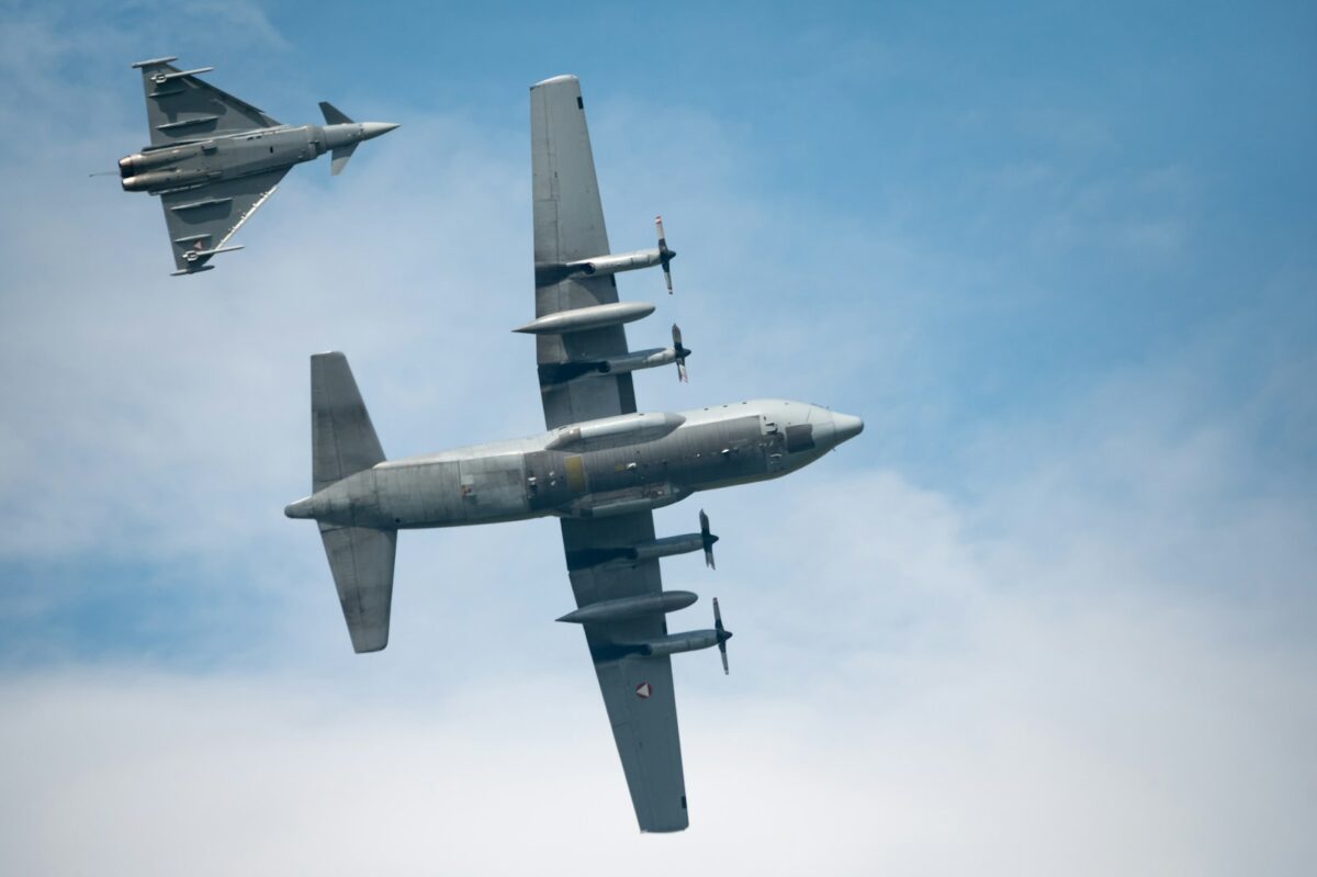 Eurofighter podczas pokazów/ fot: Carrie Borden/ Unsplash