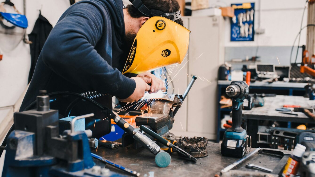 spawacz przy pracy/ fot: Aurelien Romain/ Unsplash