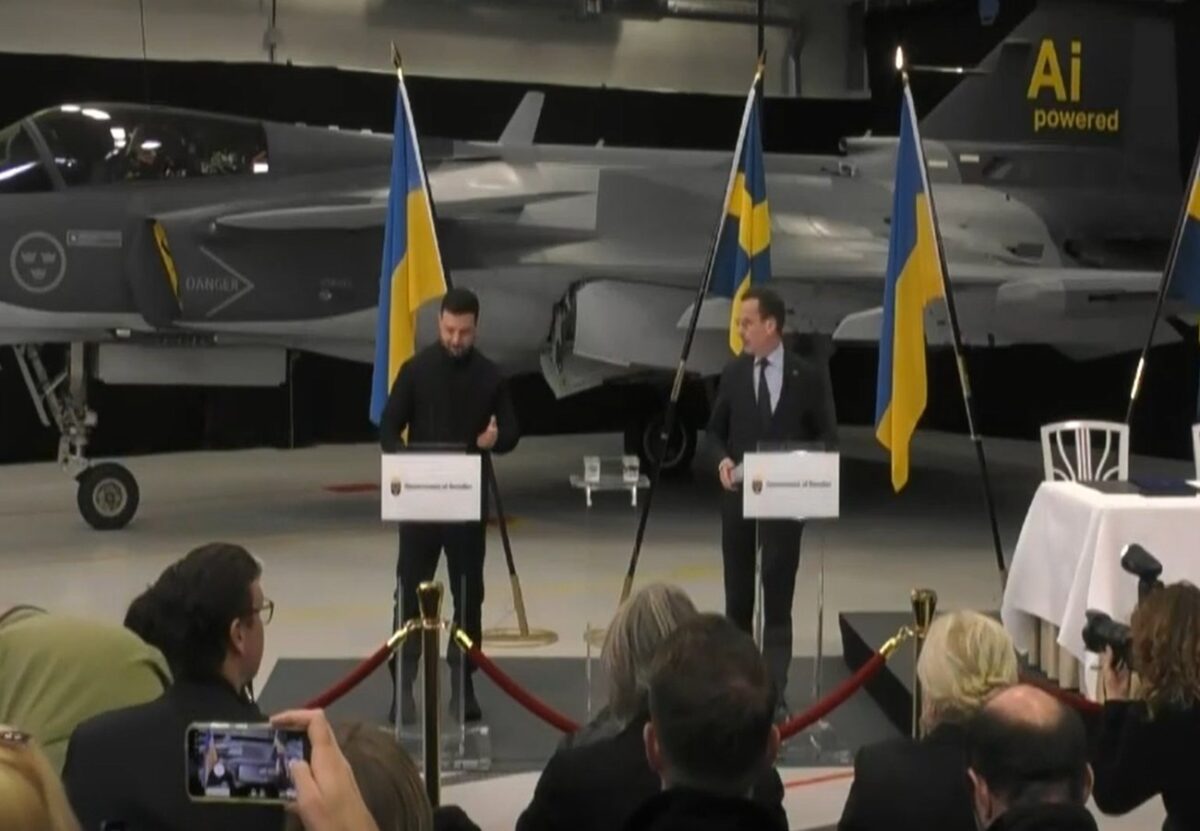 Premier Szwecji Ulf Kristersson przyjmuje prezydenta Ukrainy Wołodymyra Zełenskiego na spotkaniu w Szwecji. / government.se