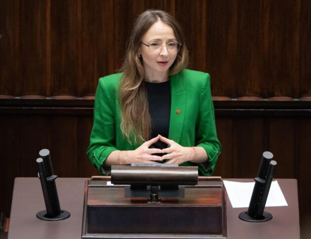 min. Agnieszka Dziemianowicz-Bąk jest świadoma konieczności podnoszenia płac w administracji /MRPiPS