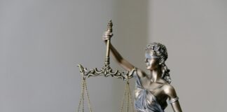 figurka Temidy/ fot: Tingey Injury Law Firm/Unsplash