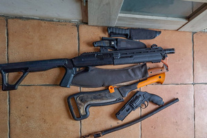 Policjanci CBŚP podczas zatrzymania członków grupy pseudokibiców na Pomorzu/CBŚP