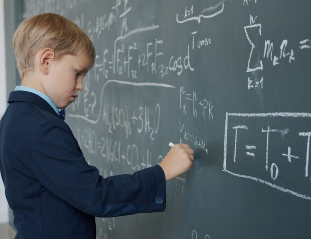 Trwa nabór do programu Indywidualne Konta Rozwojowe Junior. Uczniowie z rodzin o niskich dochodach mogą dostać 15 tys. zł na zajęcia dodatkowe, ale liczba miejsc jest ograniczona.