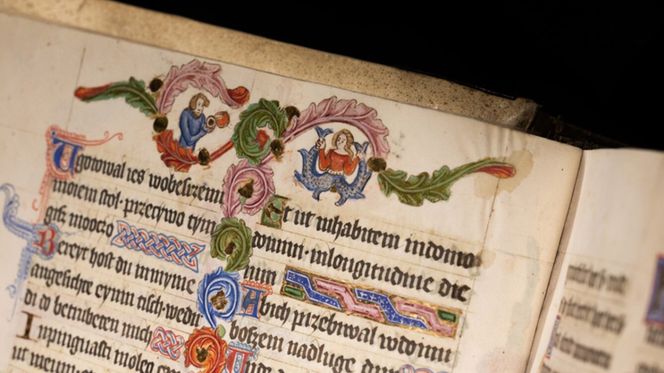 średniowieczna księga - projekt Biblioteki Narodowej/ SEC Newgate CEE
