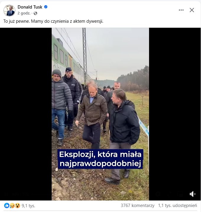 Donald Tusk wizytujący miejsce eksplozji/ Donald Tusk na FB
