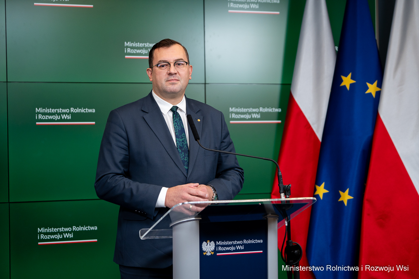  Minister Stefan Krajewski podczas konferencji prasowej MRiRW o aferze CPK i działce Dawtony/ MRIRW